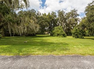 608 Lakeview Ave, Seffner, FL 33584