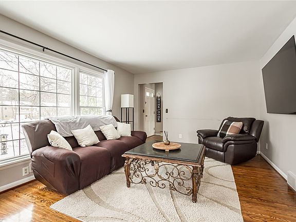 5th image of 69 Stratton Rd