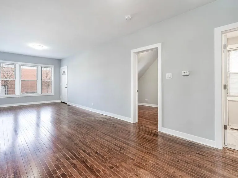 4816 N Kilpatrick Ave — Photo 3