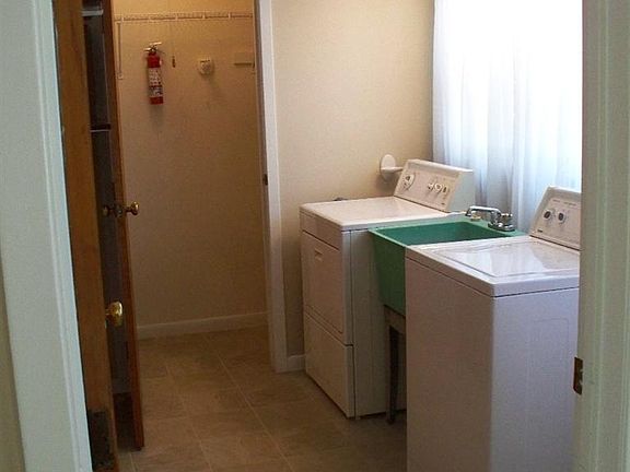 3rd image of 2709 Hinde Ave