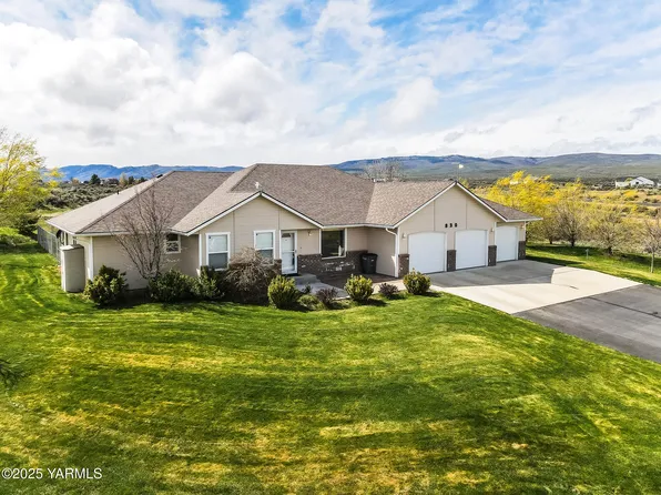 830 Songbird Way, Yakima, WA 98908