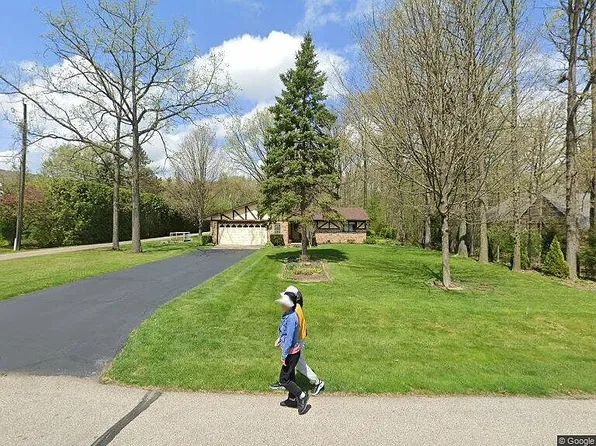 580 Shortridge Ave, Rochester Hills, MI 48307