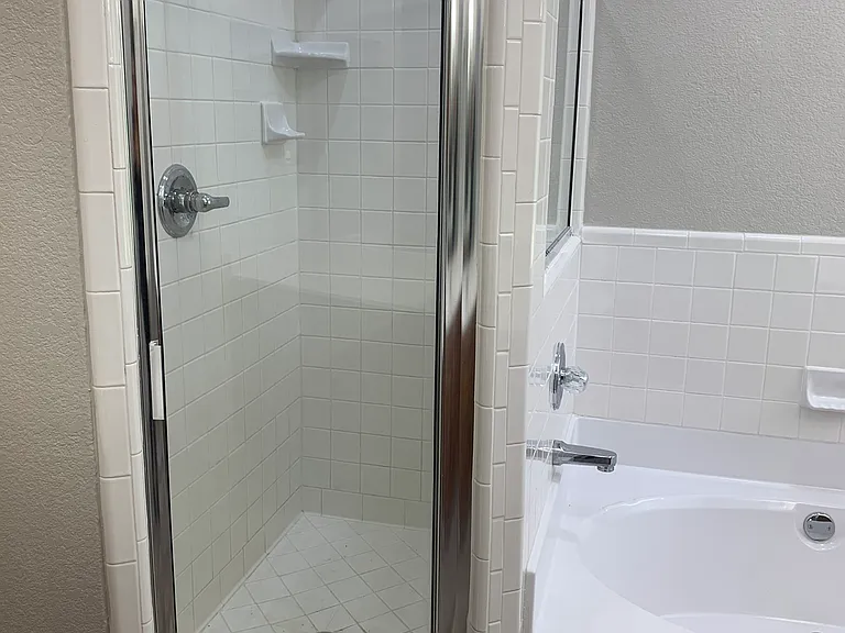 1312 W Avenue D — Photo 17