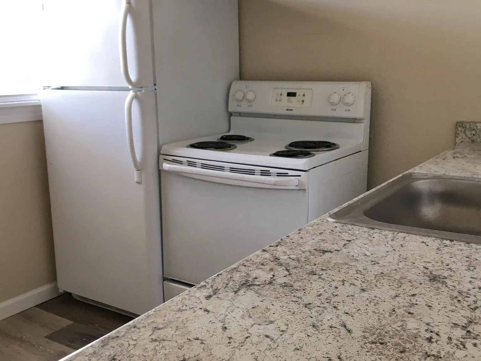 2324 Grand Ave (K&Z) - 15 — Photo 3