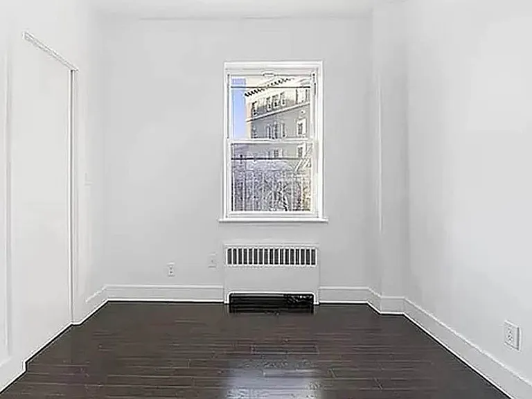 34 8th Ave #4D — Photo 2