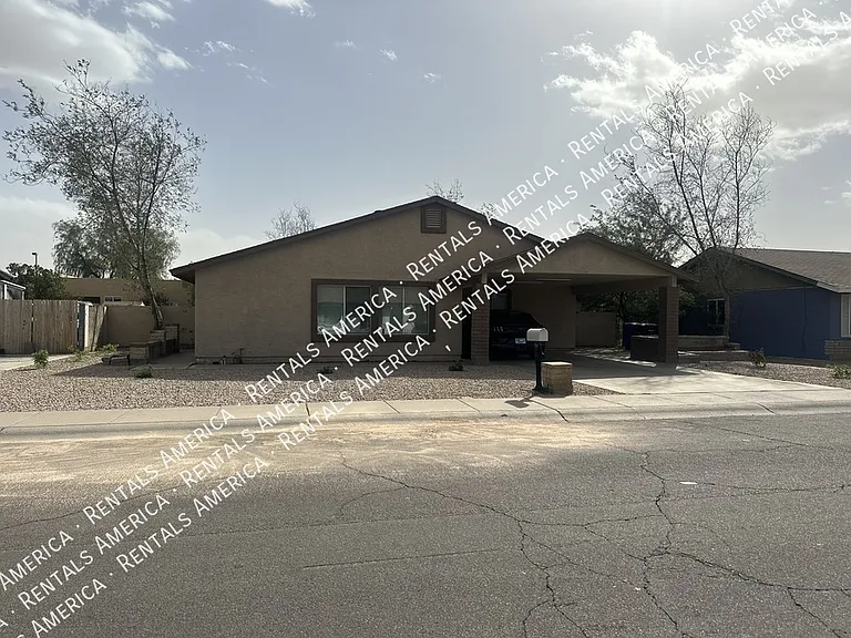 771 E Laredo St — Photo 1