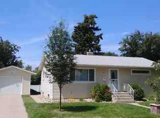 1211 Hillcourt, Williston, ND 58801