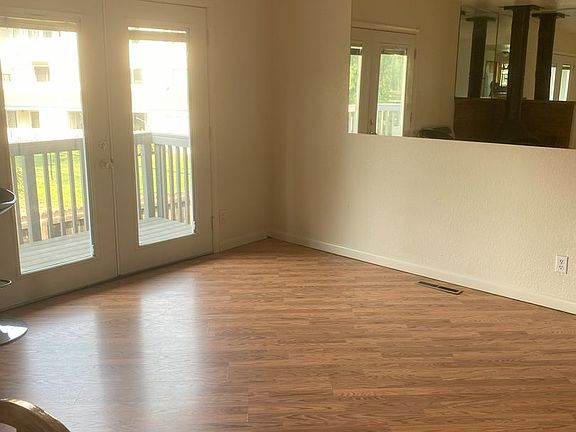 3rd image of 4989 Eisenhower Dr #4949-C