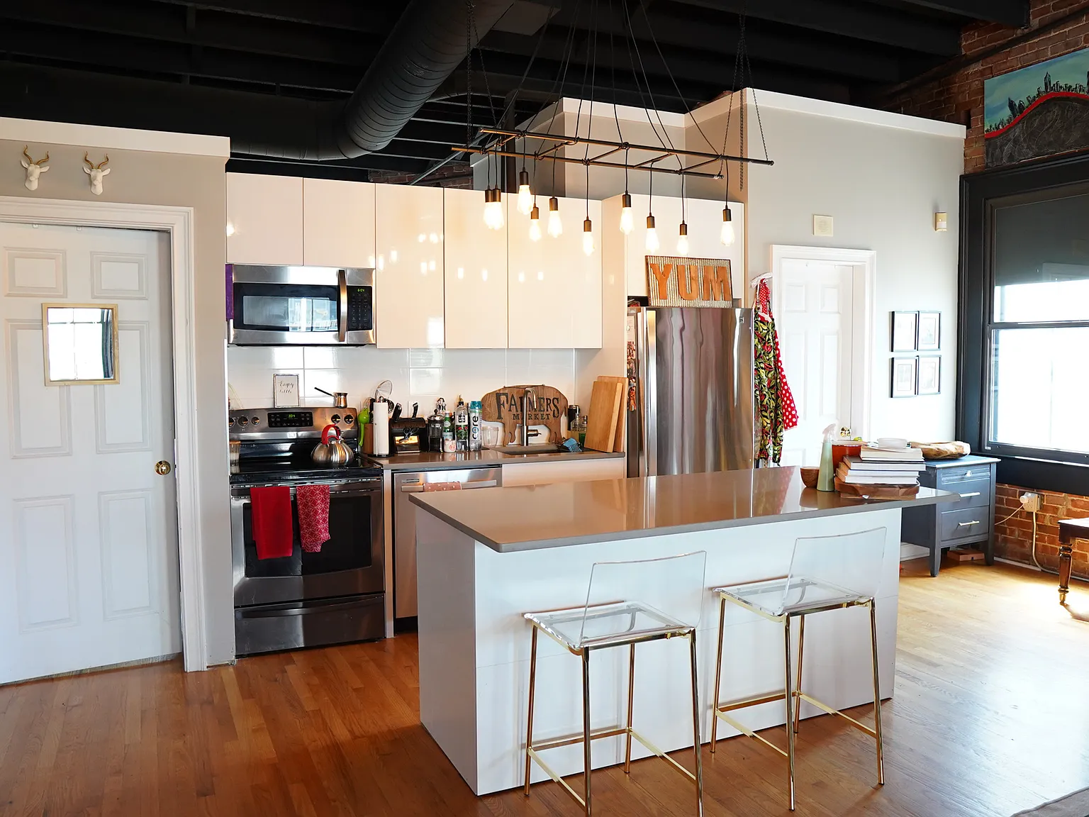 1 bed, 1220 sqft, $2,600 — Photo 1