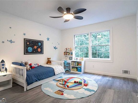 5th image of 69 N Hearn Rd