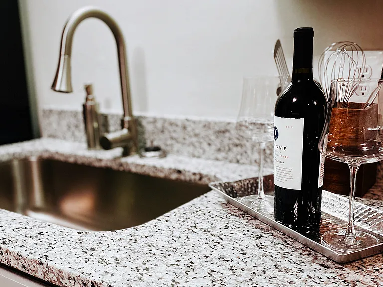 Granite-Counter-Use-This-Pic