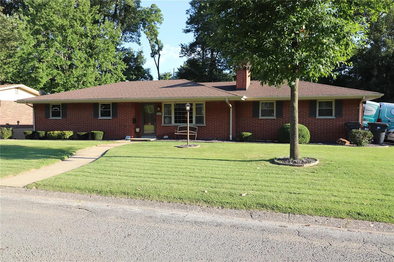 712 Blue Ridge Dr photo 1