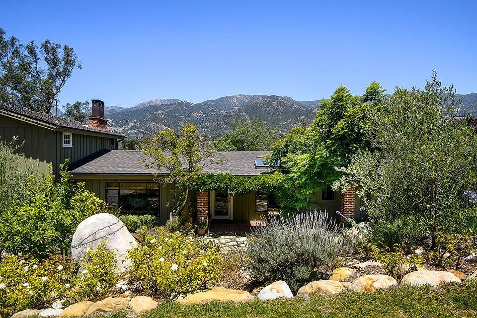 4 bed, 4.0 bath, 3115 sqft, $21,000 — Photo 3