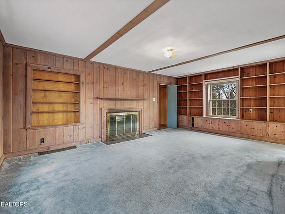 4th image of 114 Royal Heights Dr