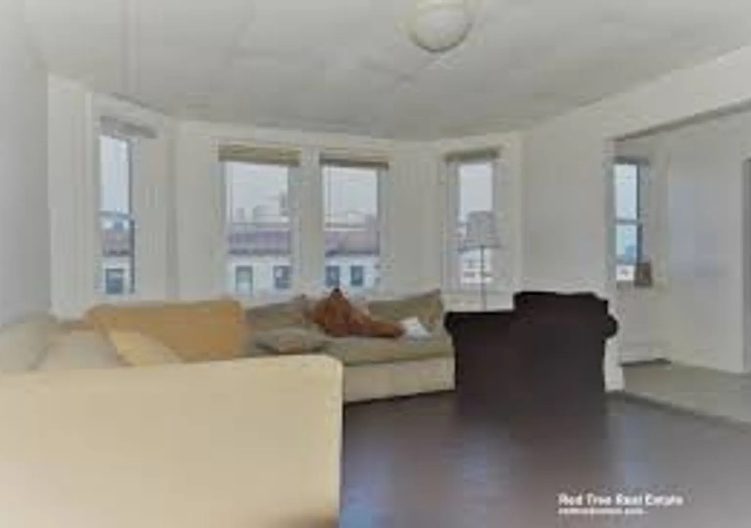 No Brokers Fee, No Security Deposit, In-Unit Washer and Dryer, Heat and Hot Water Included, Centr... — Photo 1