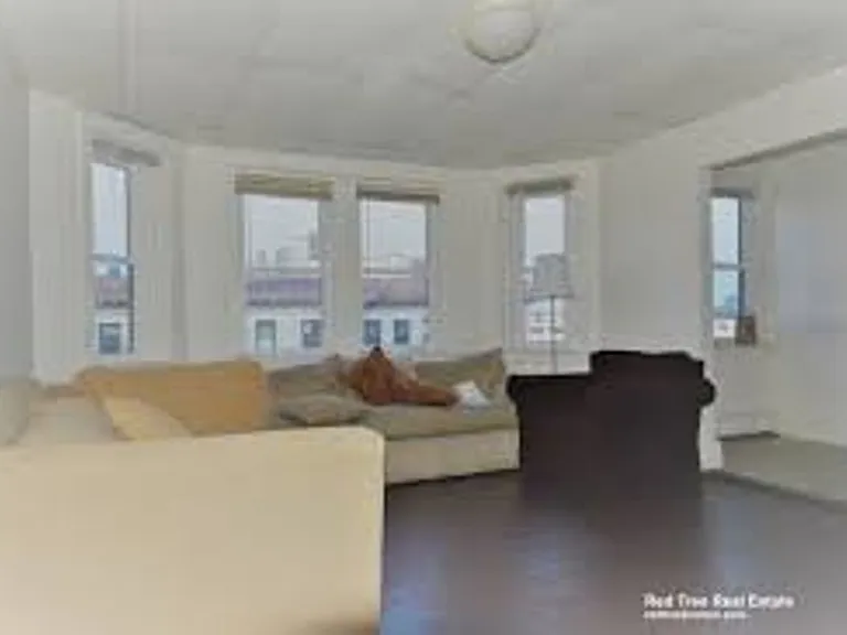 204 Harvard Ave #3 — Photo 1