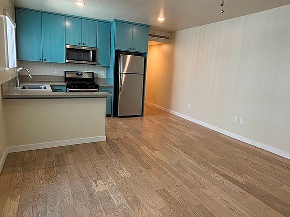 5th image of 2819 Normandie Ave