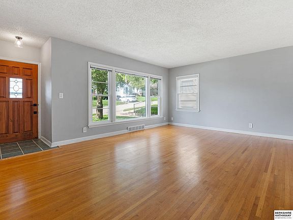 3rd image of 6335 William St