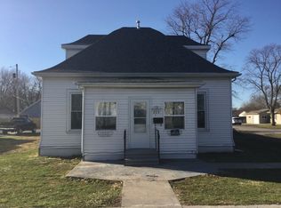 205 S Beech St, Arthur, IL 61911