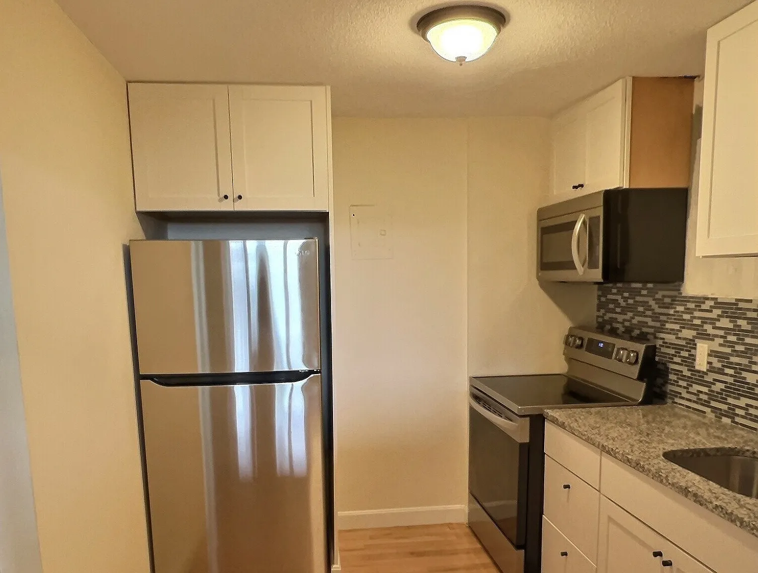 1039 Commonwealth Avenue - 37 — Photo 2