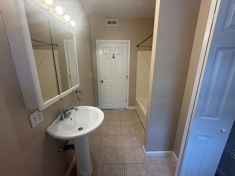 160 Jones St #2 — Photo 10