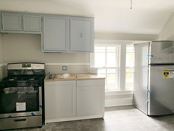 4th image of 2973A S Kinnickinnic Ave #A