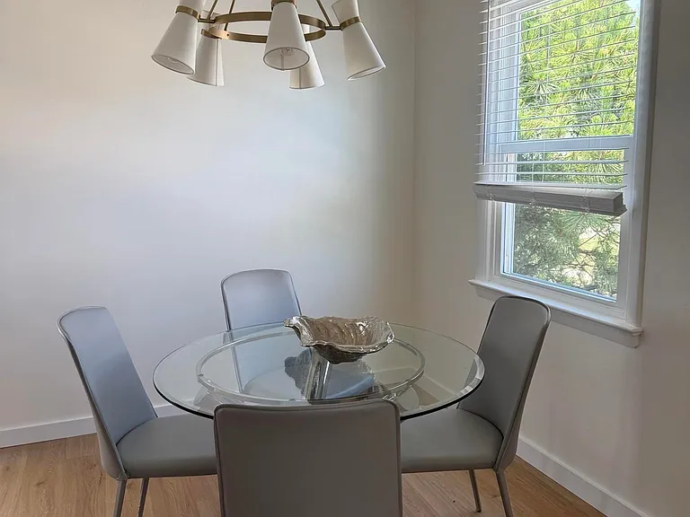 210 N Surrey Ave — Photo 6