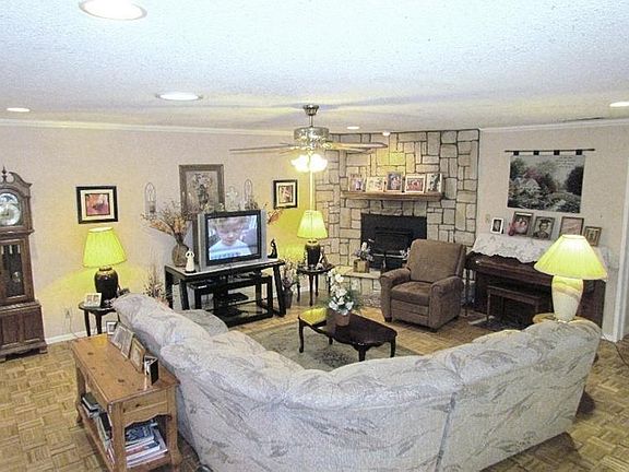 5th image of 12860 Candlewick Ln