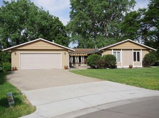 6016 Grove Cir, Edina, MN 55436