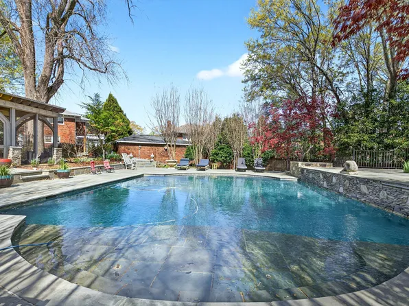 521 S Main St, Wake Forest, NC 27587