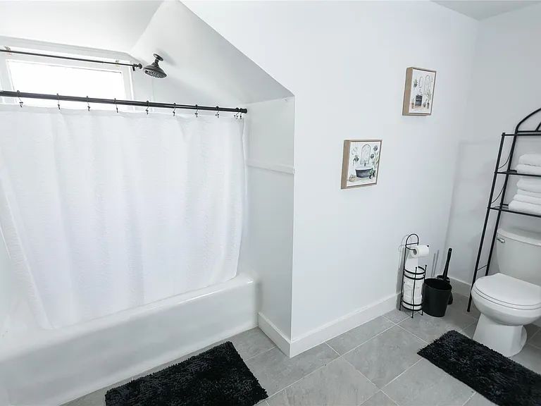 1629 Bonnie Brae St — Photo 4