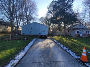 45 Walnut St, Sicklerville, NJ 08081