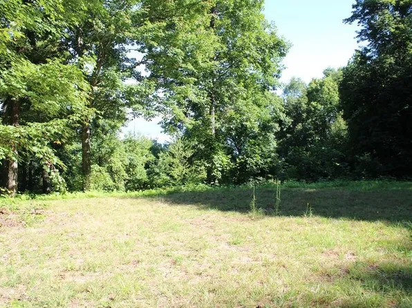 2 Hawks Ridge Dr, Whittier, NC 28789