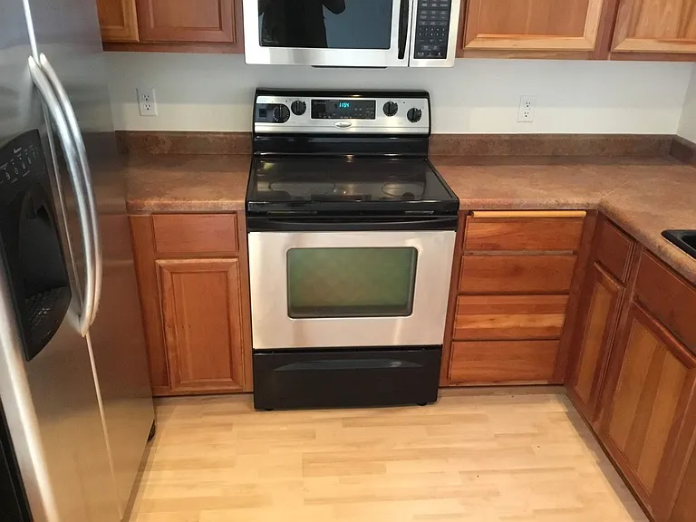 1698 Riley Ln — Photo 9