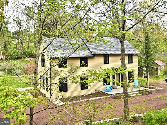 3rd image of 6163 Carversville Rd