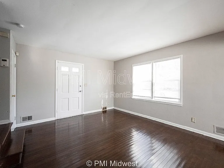 1859 W 60th St — Photo 5