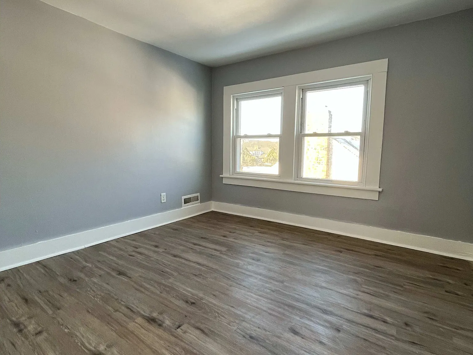 2 bed, 950 sqft, $1,450 — Photo 3
