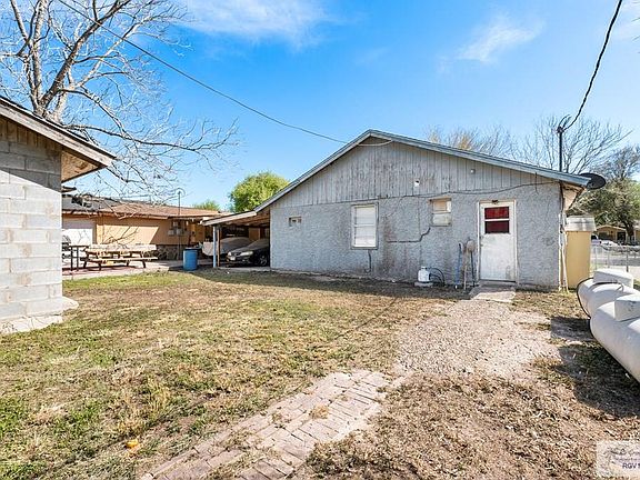 4th image of 229 Arroyo Ave