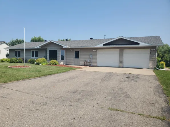 888 Willow Springs Rd, Detroit Lakes, MN 56501