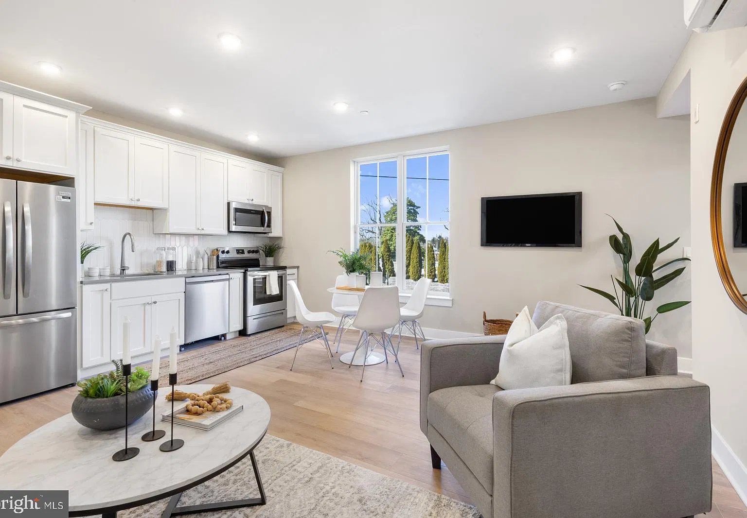 1 bed, 1.0 bath, 580 sqft, $1,395 — Photo 1