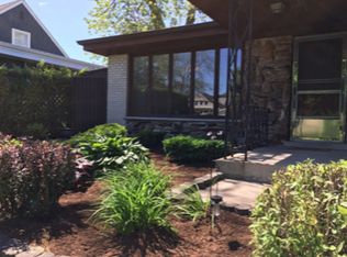 1623 Oakton St, Park Ridge, IL 60068