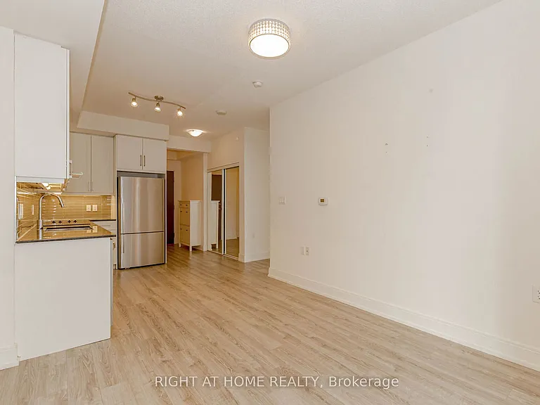 9608 Yonge St #1603 — Photo 19