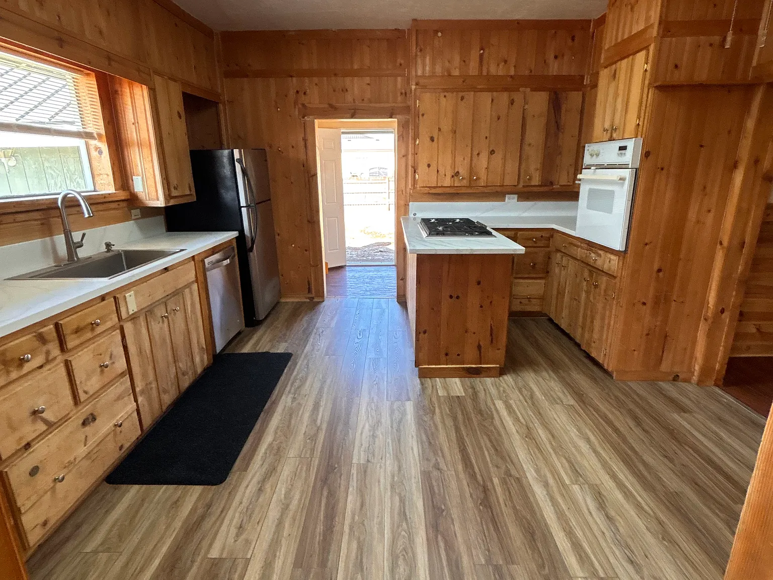 4 bed, 1472 sqft, $2,450 — Photo 3