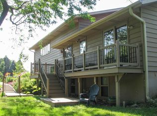 436 Caernarvon Rd, Wales, WI 53183