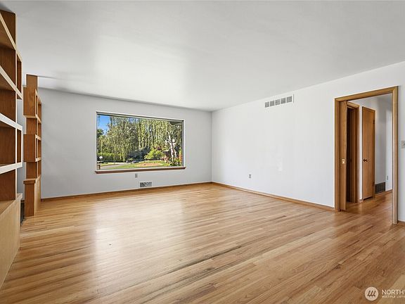 5th image of 4809 Douglas Drive
