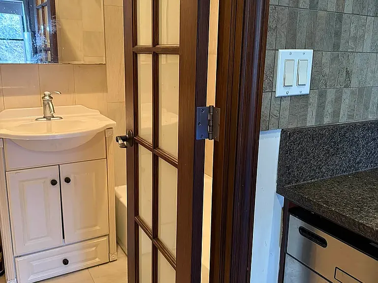 23 Clinton St #2-B — Photo 4