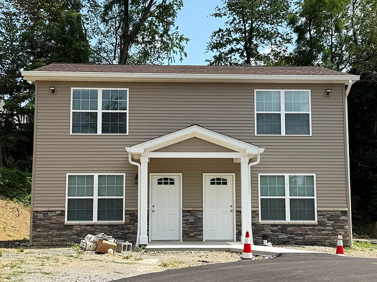 1019 Jackson Ave — Photo 1