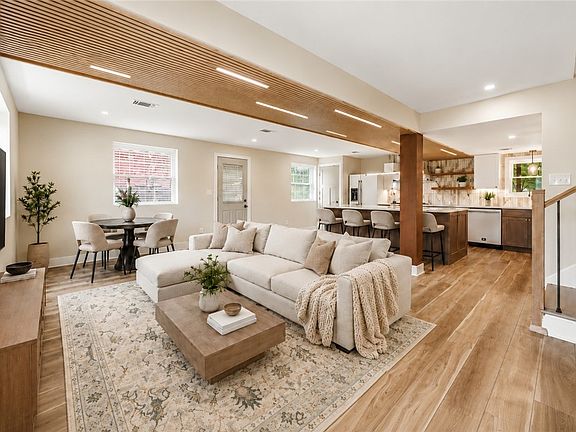 5th image of 1325 Cardinal Dr