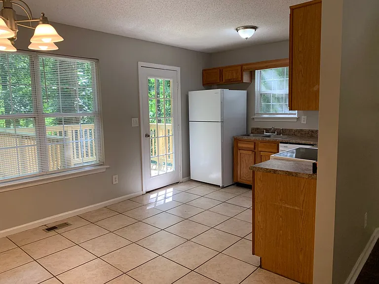 147 Kylee Ct — Photo 12