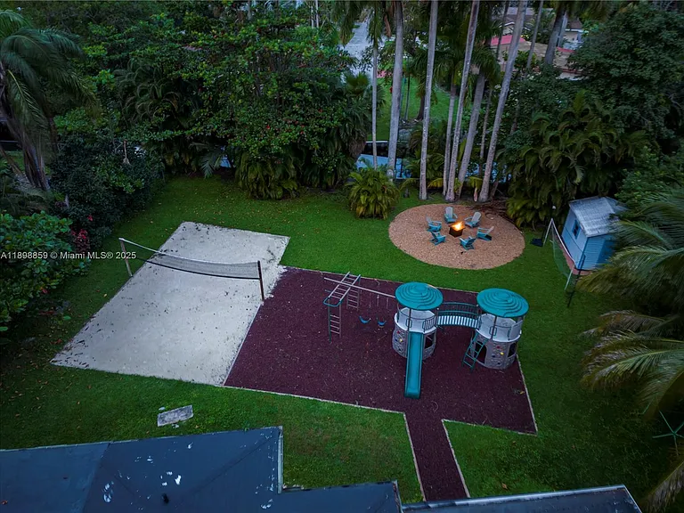 2100 SW 28th Way — Photo 37